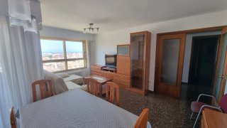 Habitación amueblada en piso compartido