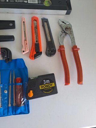 Lote de herramientas manuales