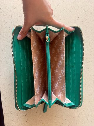 Monedero Guess Verde y Dorado