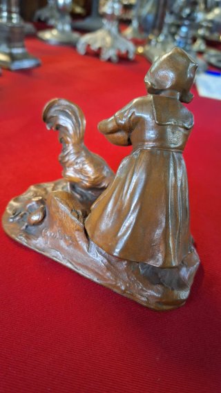 Figura bronce firmada Gruber