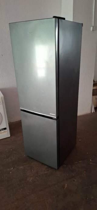 Nevera Beko plateada
