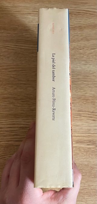 La piel del tambor / Arturo Pérez Reverte
