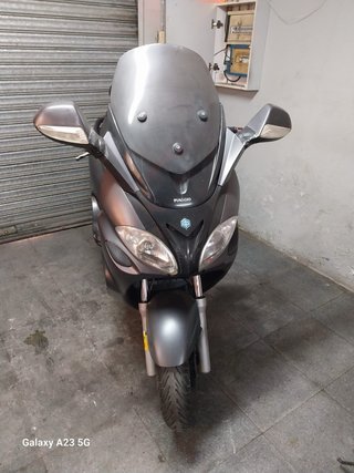 Piaggio X9 250cc Maxi Scooter rebolucion