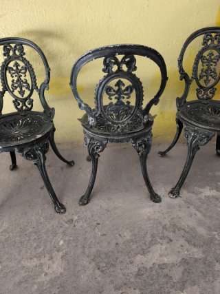 Mesa y sillas jardin