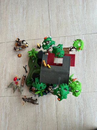 Playmobil Casa del Árbol y Coche