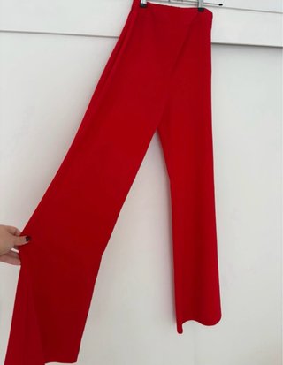 Traje rojo elegante