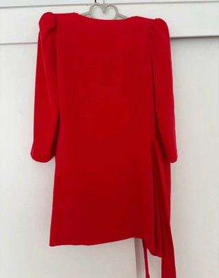 Traje rojo elegante