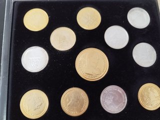 Libro Dinero con Historia II: Carlos III a Juan Ca