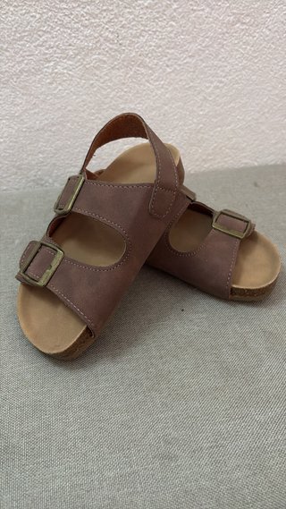 Sandali marroni per bambini