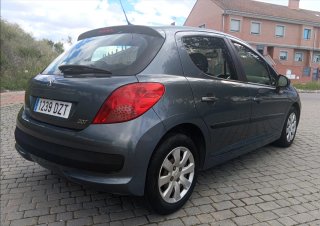 Peugeot 207 1.4 HDI 70 CV• Muy poco consumo • 2006