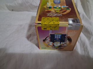 Box sigillato 50 bustine Panini "Fifa 365 del 2025