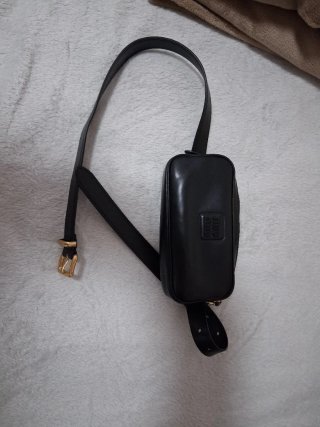 Riñonera Miu Miu Negra Original