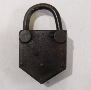 Candado antiguo con llave