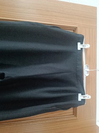 Pantalón de vestir negro con pinzas