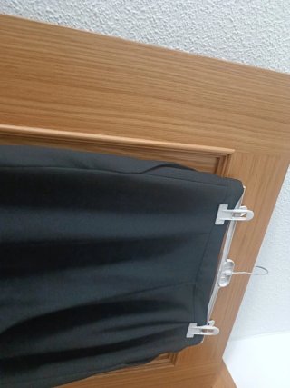 Pantalón de vestir negro con pinzas