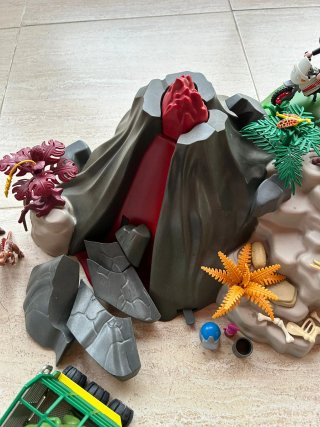 Playmobil Volcán Prehistórico con Figuras