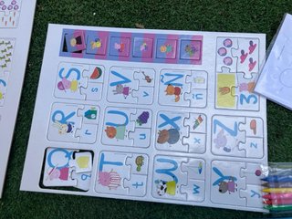 Lote de 4 juegos y peluche Peppa Pig