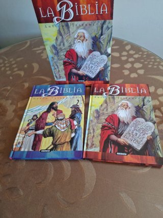 La Biblia:Antiguo y Nuevo Testamento