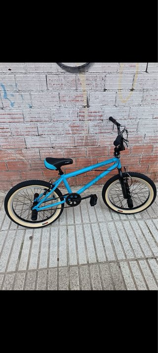 Bici BMX azul