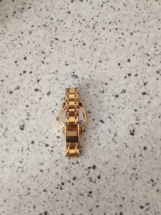 Reloj Lotus Dorado con Circonitas