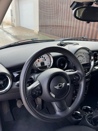 Vendo MINI One rojo excelente estado