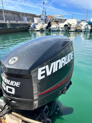 Barco 6m + Motor Evinrude 60CV