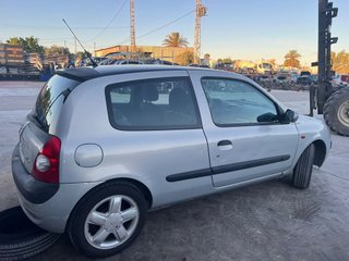 Renault Clio II Fase II 1.2 G 2001 Plata