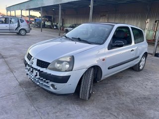 Renault Clio II Fase II 1.2 G 2001 Plata