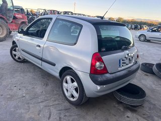 Renault Clio II Fase II 1.2 G 2001 Plata