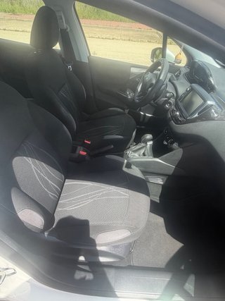 Peugeot 208 2014