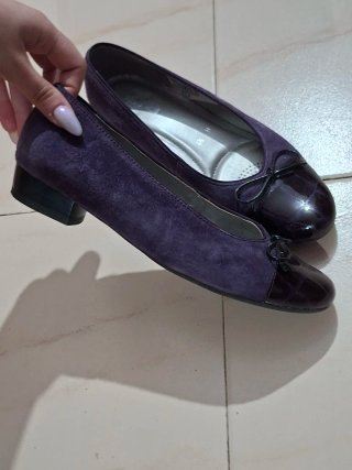 Bailarinas moradas y negras