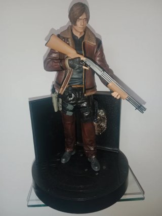 Figura Leon Kennedy + Placa policia