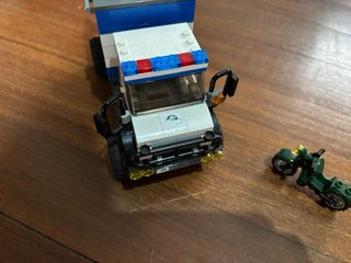 Lego Jurassic World Camión Veterinario