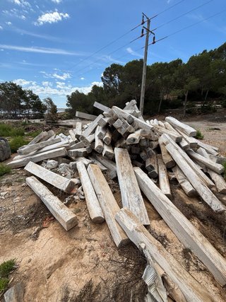 Estacas/postes de madera salinizadas