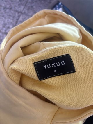 Sudadera Yuxus amarilla con estampado