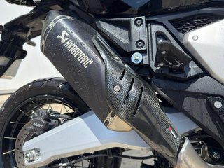 Escape Akrapovic X ADV