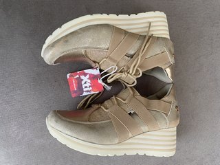 Sneakers Xti oro chiaro con zeppa media n 39