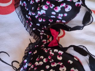 Completo intimo nero con pois fucsia