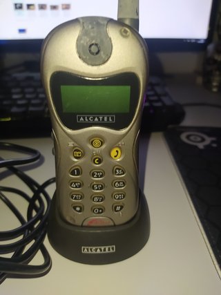 Alcatel One Touch Teléfono Móvil con Cargador