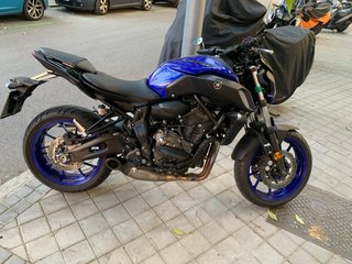 Yamaha MT-07 Blu Scarico Akrapovič