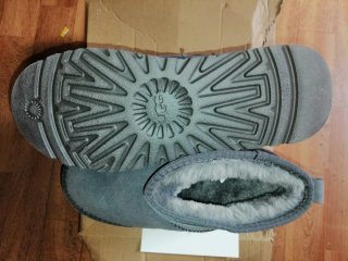 Botas UGG grises nuevas