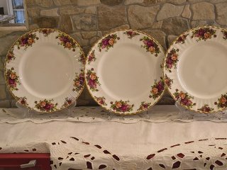 3 Piatti Old Country Roses Royal Albert