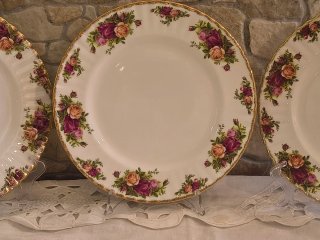 3 Piatti Old Country Roses Royal Albert