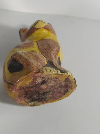 Figura de gato de madera policromada