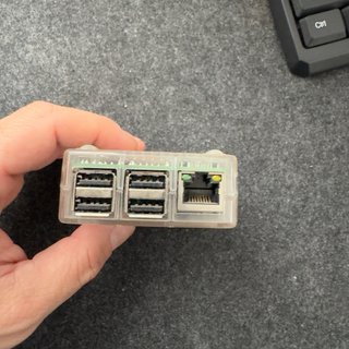Raspberry Pi 3 Model B + Caja + Disipadores