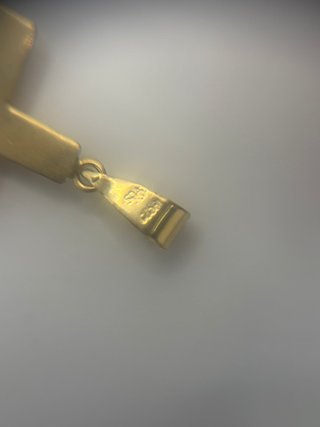 COLGANTE DE CRUZ CON CRISTO DE ORO 18K 0,72GR