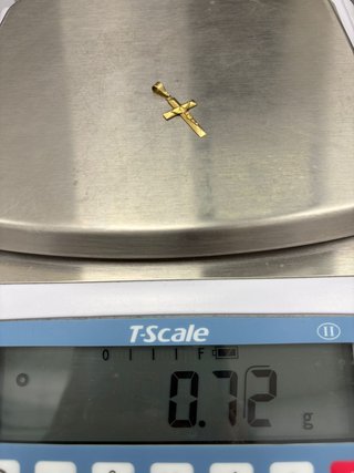 COLGANTE DE CRUZ CON CRISTO DE ORO 18K 0,72GR