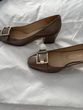 Zapatos charol Latouche hebilla dorada