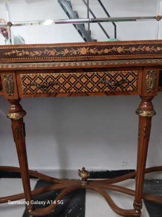 Consola antigua estilo francés con espejo