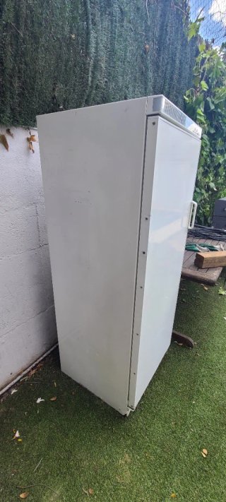 Congelatore verticale bianco
